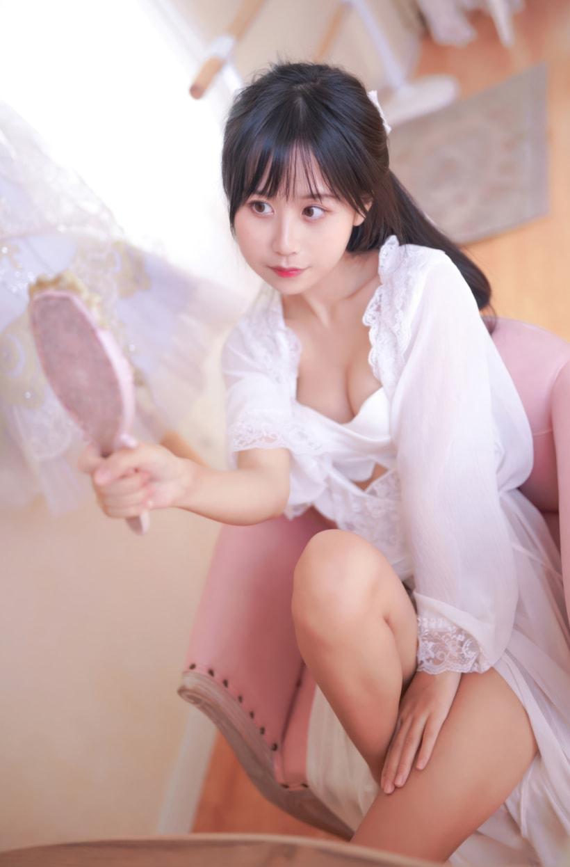 萌芽儿o0 白茶清欢-美女推荐